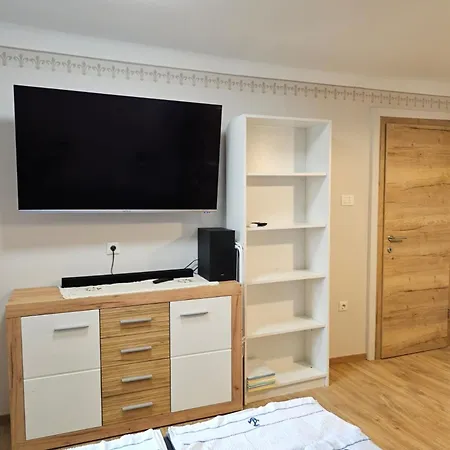 Sea Paradise Apartment *